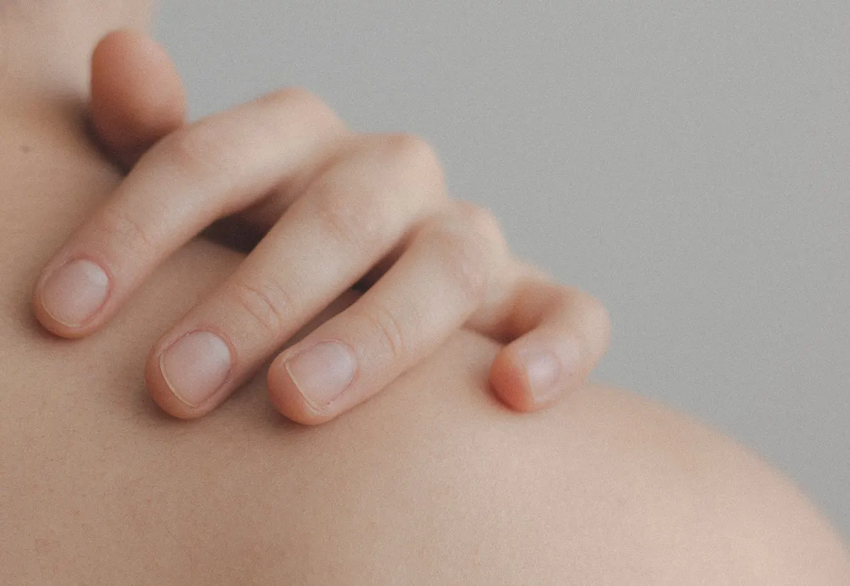 Die lAight-Therapie sorgt sowohl bei Akne, als auch bei Abszessen und Fisteln für eine schonende Behandlung.